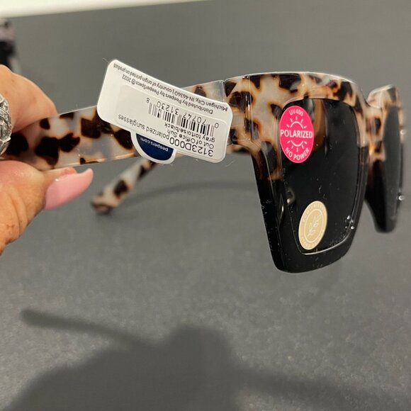 Peppers Sunglasses 2-pair (one NWT/one preloved) - Picture 6 of 8